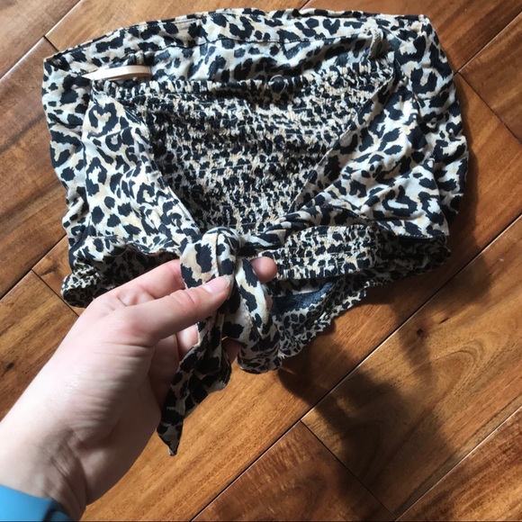 2/$20🦋CHEETAH PRINT FLOWY TUBE TOP - Picture 6 of 7